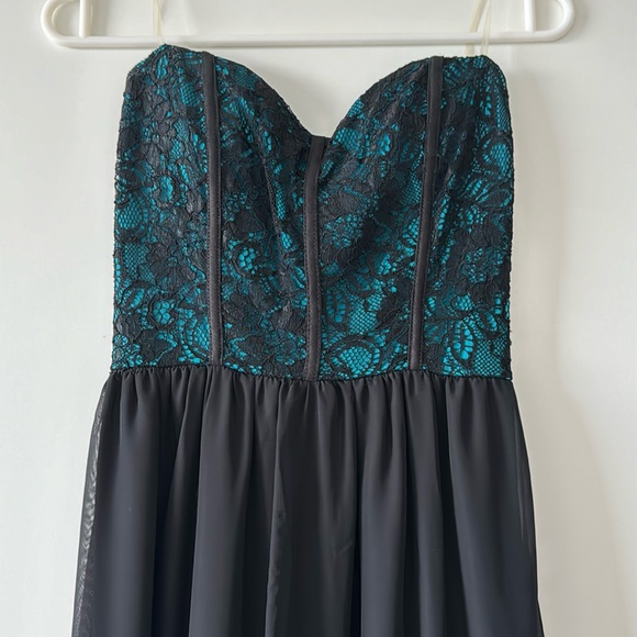 Elegant Black and Teal Lace Strapless Dress - Picture 1 of 4
